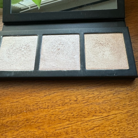 MAC HYPER REAL GLOW  Highlighter palette - Picture 5 of 5
